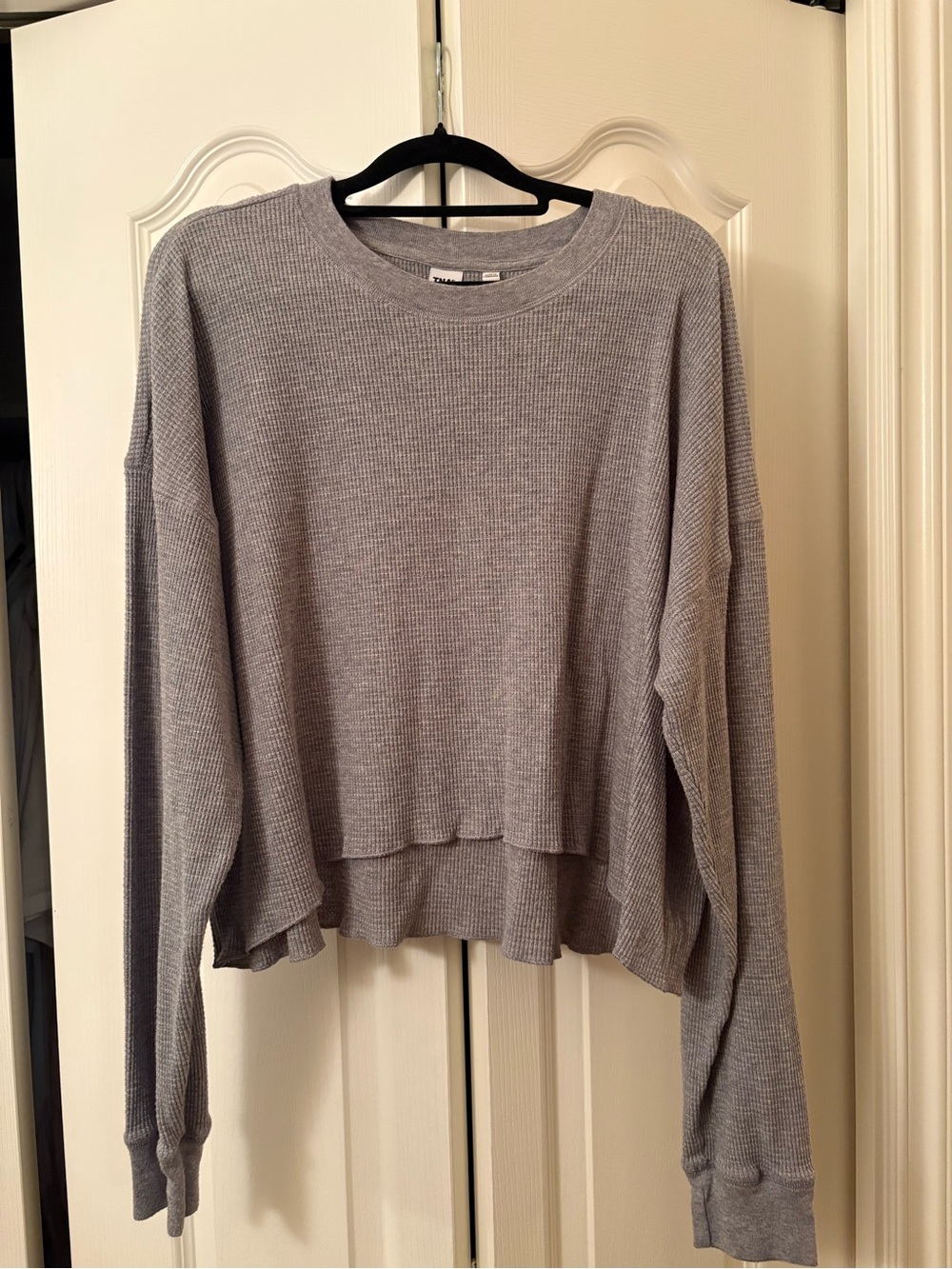 TNA Heather Gray Waffle-Knit Cropped Sweatshirt